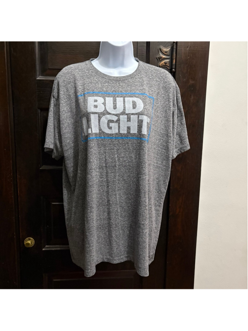 (29) Bud Light Gray T-Shirt